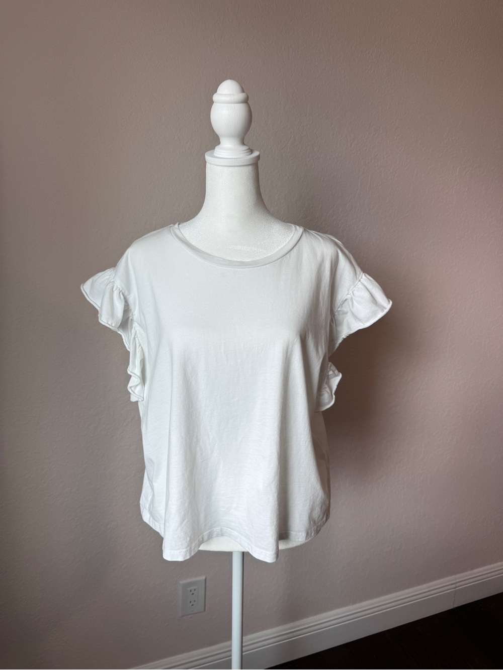 Zara White Ruffle Sleeve 100% Cotton Tee Size Large Flutter Sleeve Top